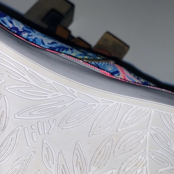 🌴LILLY PULITZER ‘Julie’ Sneaker in Lapis Blue Beach Club Blossoms Print - Picture 15 of 16